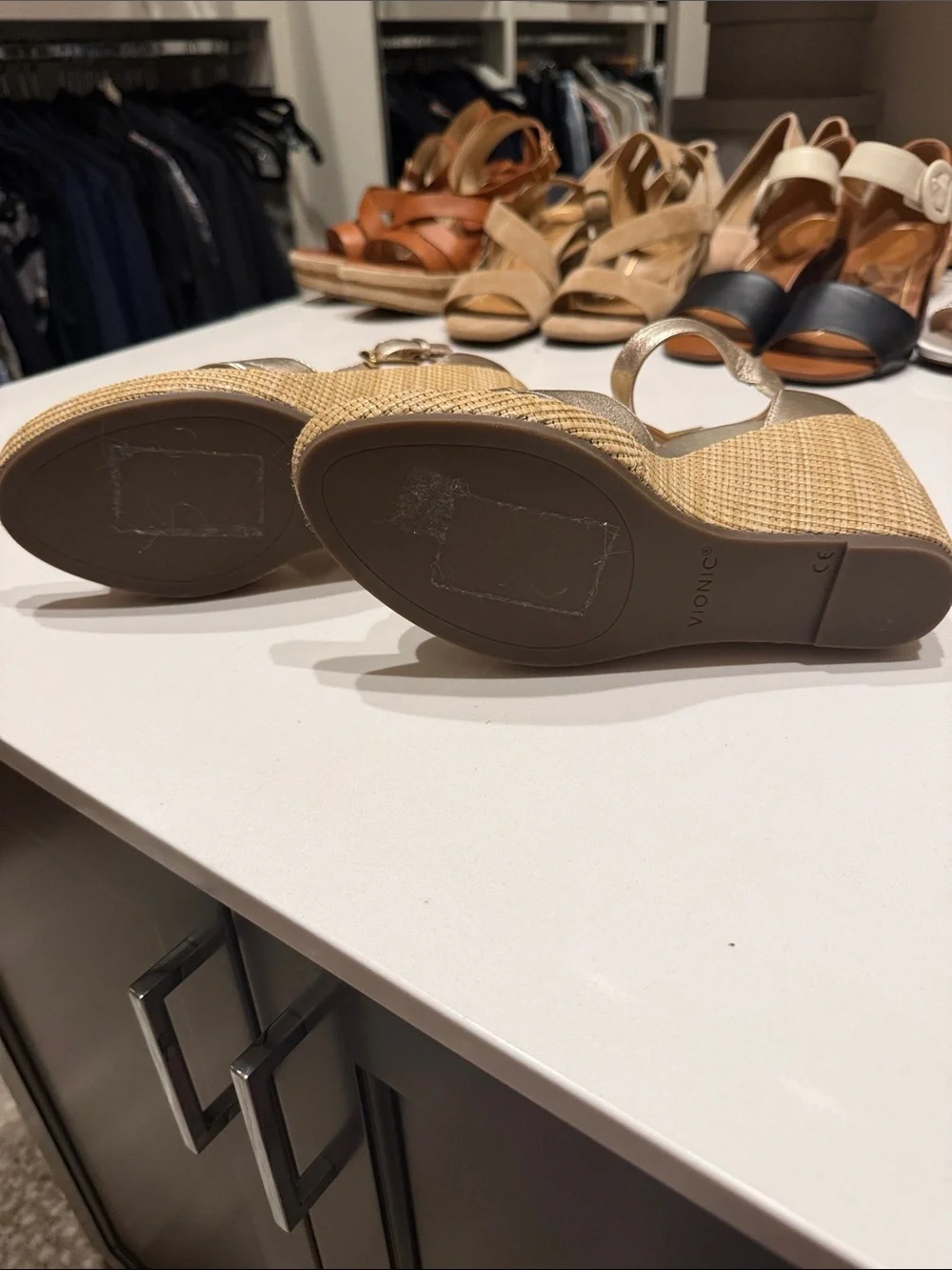 Vionic Gold Wedges size 9 - never worn